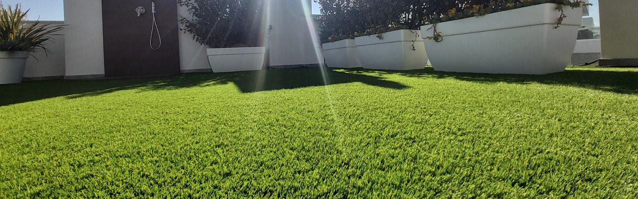 Césped artificial en espacios públicos en Arroyomolinos